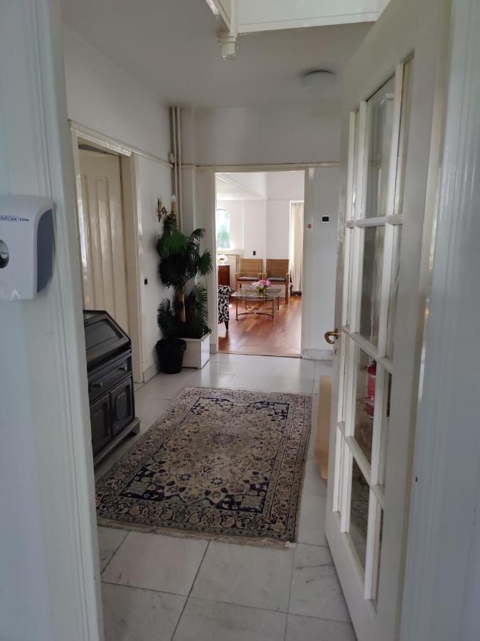 Vrijstaande Rietgedekte Villa Nabij Uitvalswegen Wassenaar Exterior foto